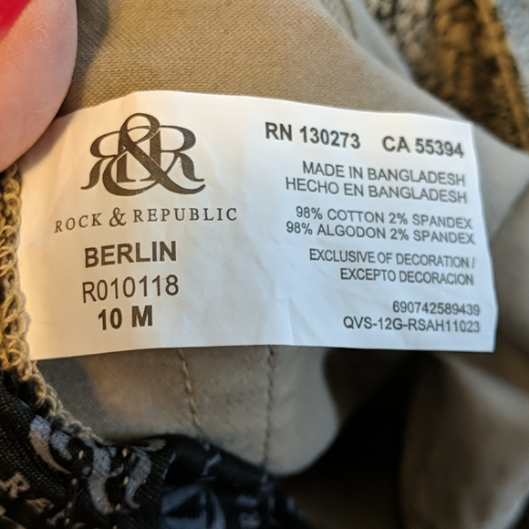 Rock and Republic snakeskin pants - Picture 3 of 4